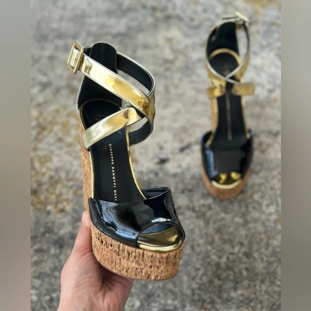 Giuseppe Zanotti Black/Gold Patent Leather Wedge Sandals Size‎ 36.5